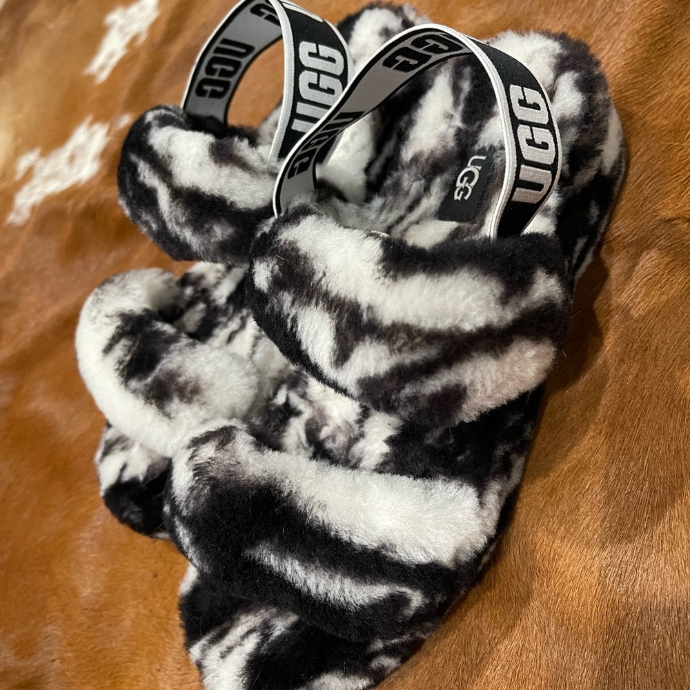 Brand new UGG Sandal slippers. - Picture 3 of 4